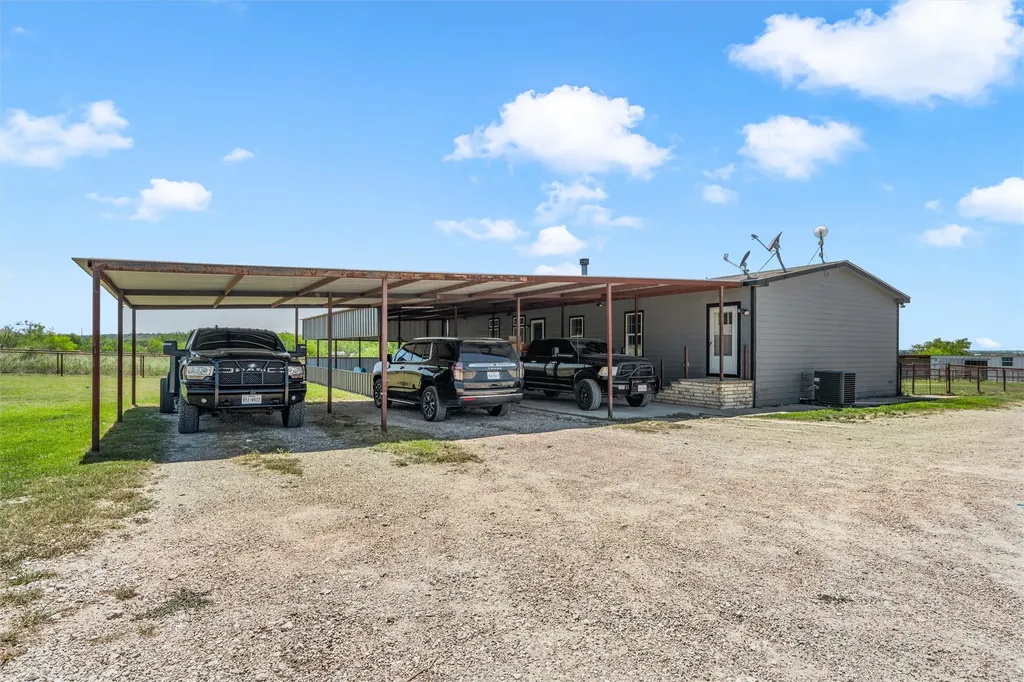 284 Bubert Lane Mcgregor TX 76657