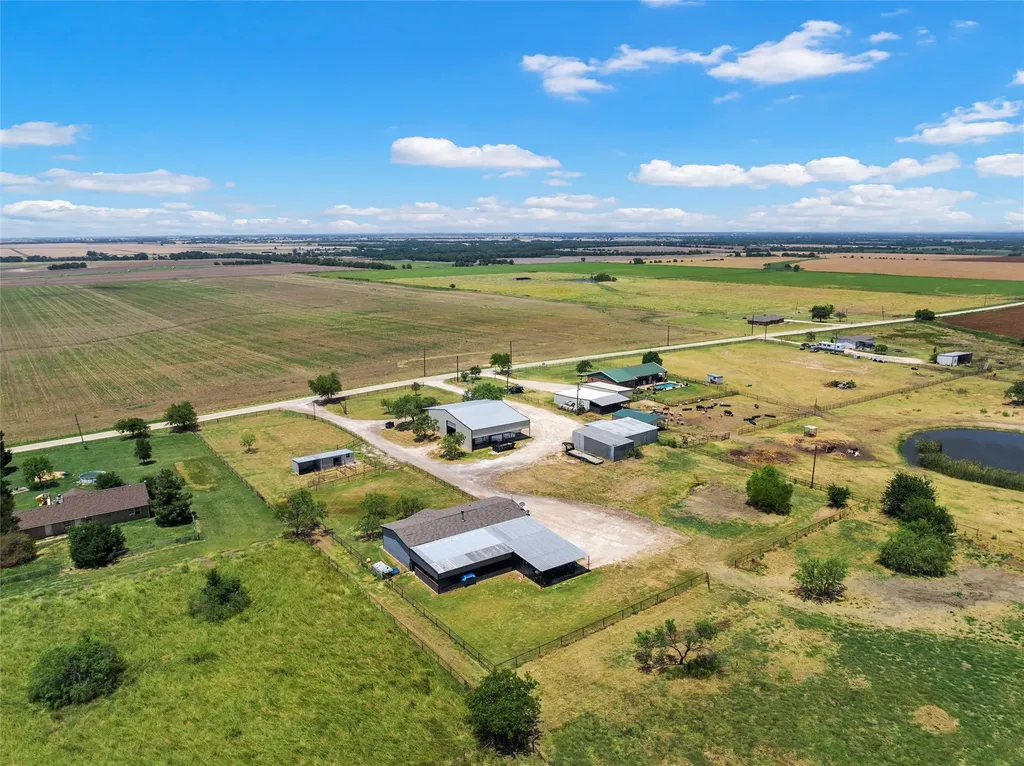 284 Bubert Lane Mcgregor TX 76657