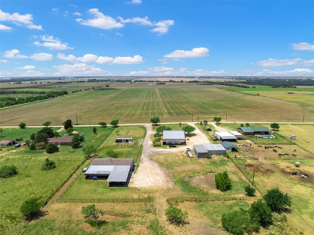 284 Bubert Lane Mcgregor TX 76657