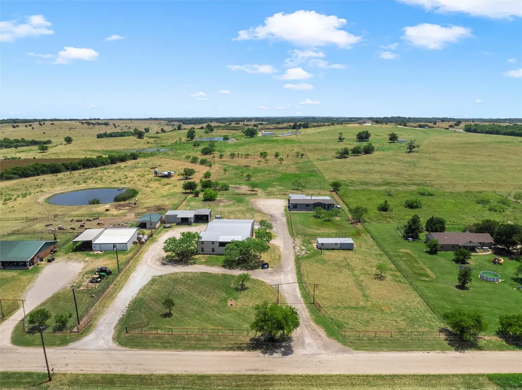 284 Bubert Lane Mcgregor TX 76657