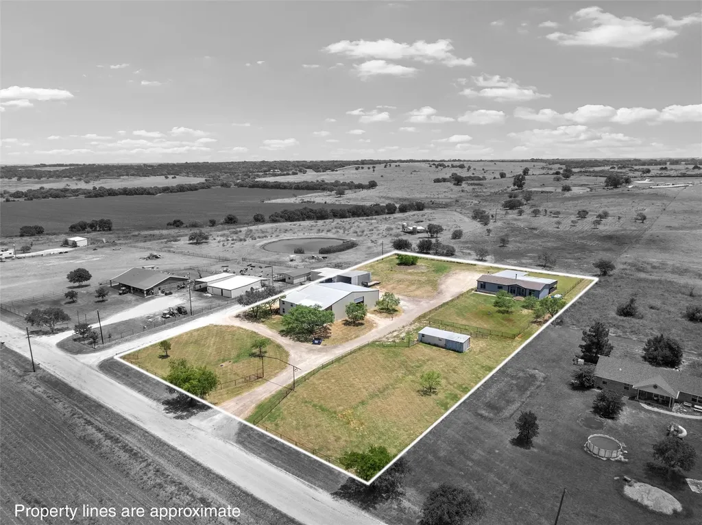 284 Bubert Lane Mcgregor TX 76657