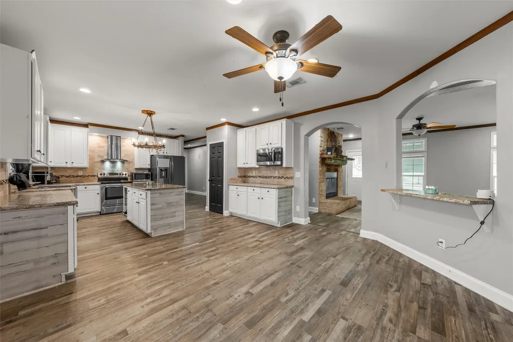284 Bubert Lane Mcgregor TX 76657