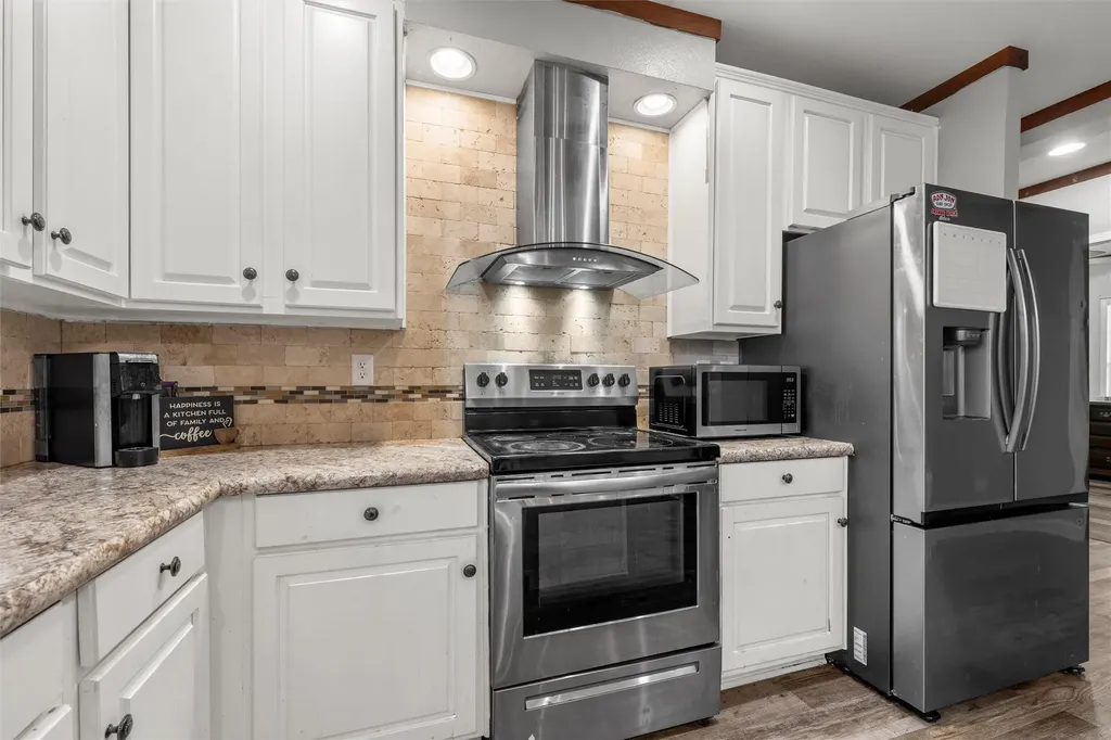 284 Bubert Lane Mcgregor TX 76657