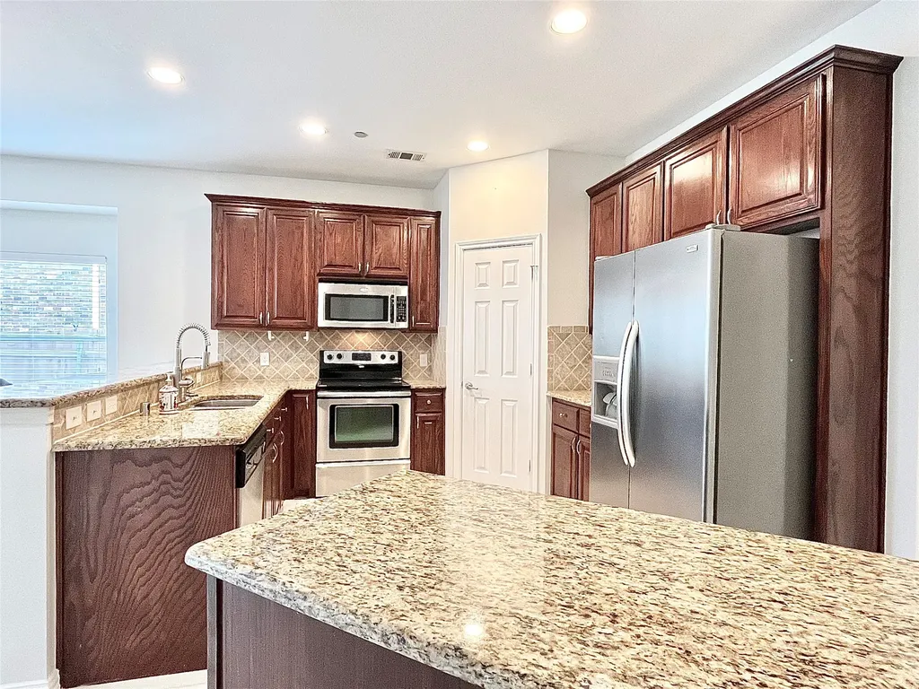 2204 Paige Court Carrollton TX 75006