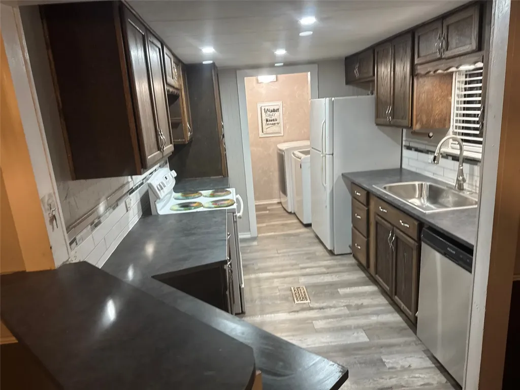 613 Private Road 4369 Decatur TX 75069