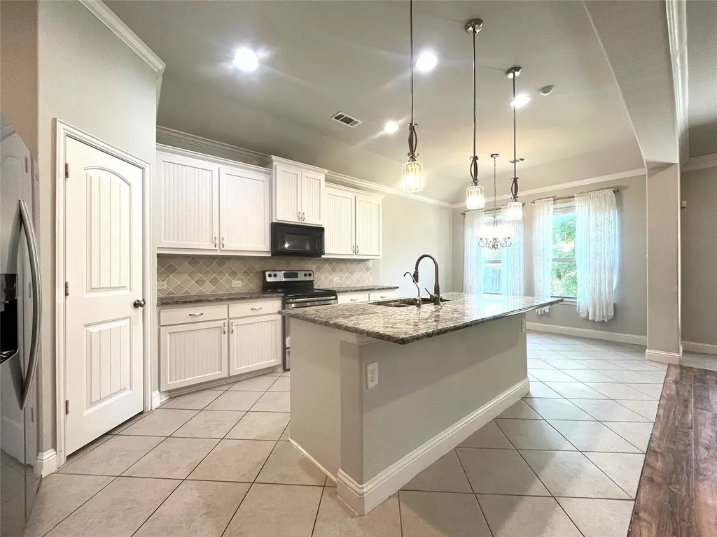 348 Bessie Coleman Boulevard Waxahachie TX 75165
