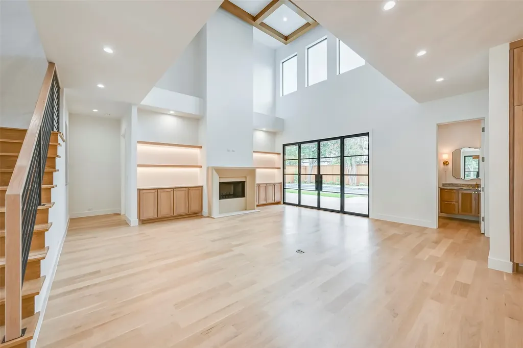 3304 Royal Lane Dallas TX 75229