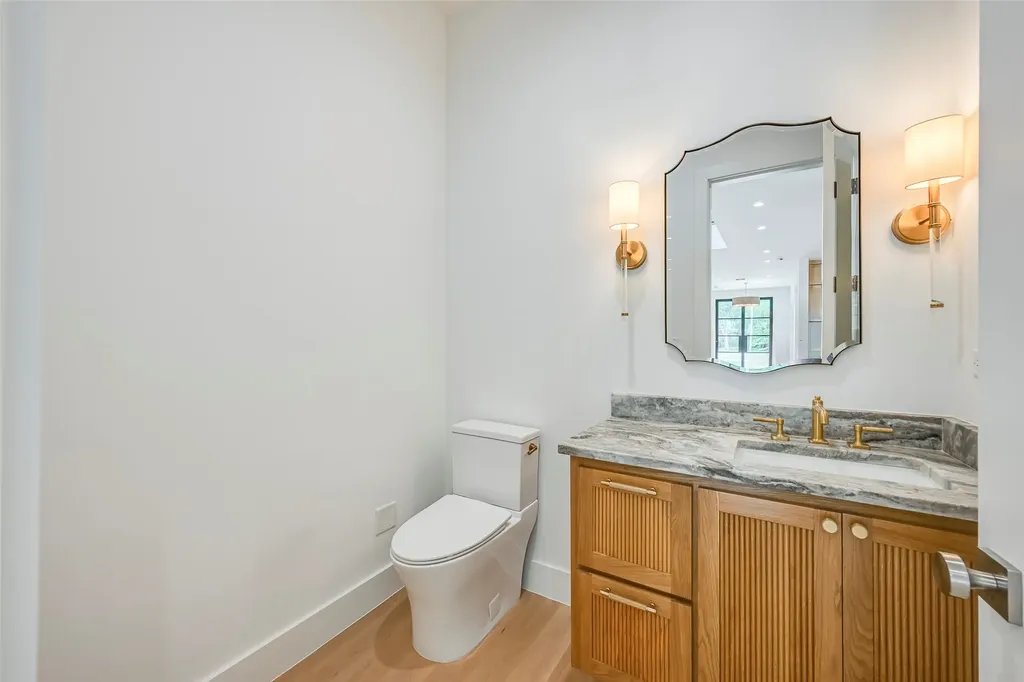 3304 Royal Lane Dallas TX 75229