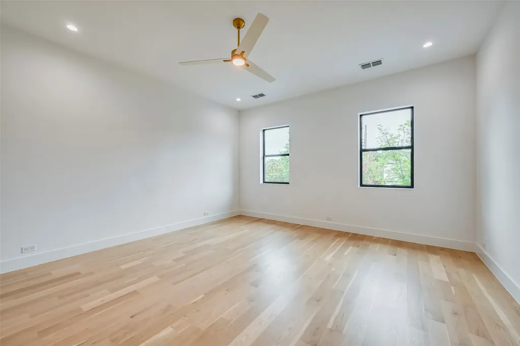 3304 Royal Lane Dallas TX 75229