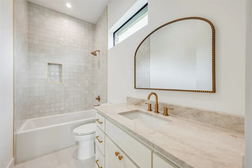 3304 Royal Lane Dallas TX 75229