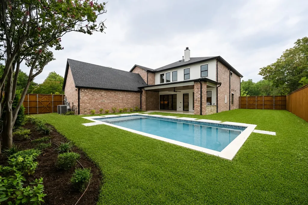 3304 Royal Lane Dallas TX 75229