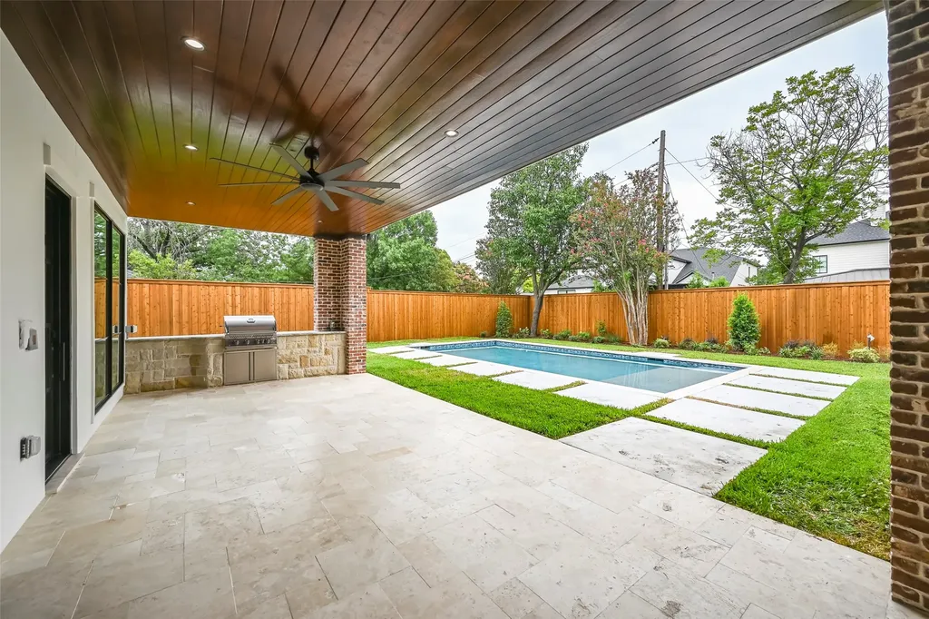 3304 Royal Lane Dallas TX 75229