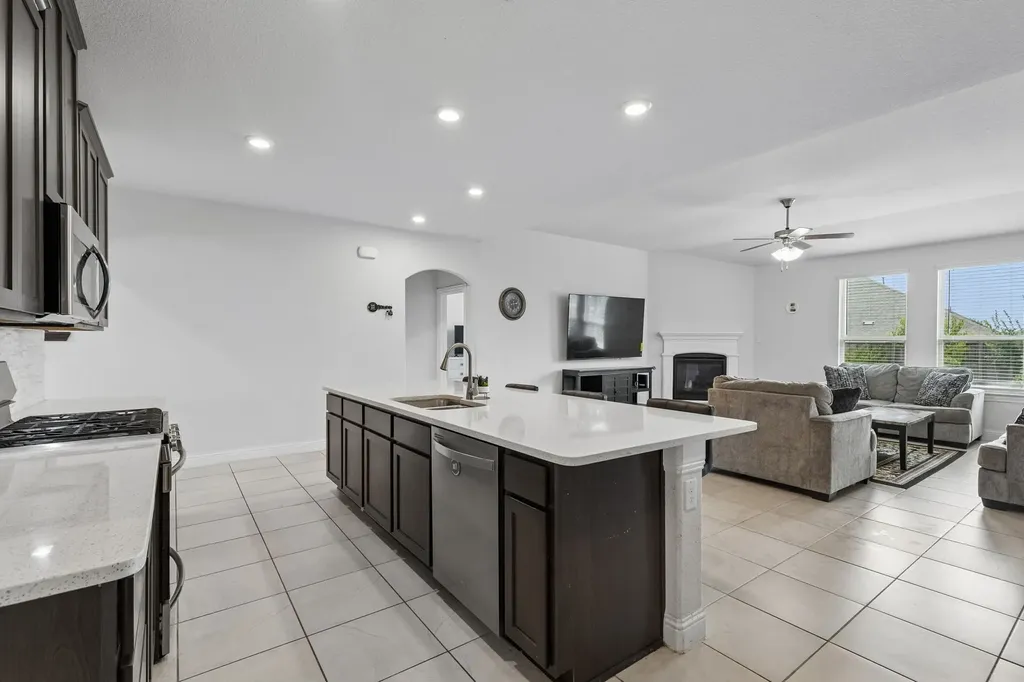 2900 Half Moon Road Aubrey TX 76227
