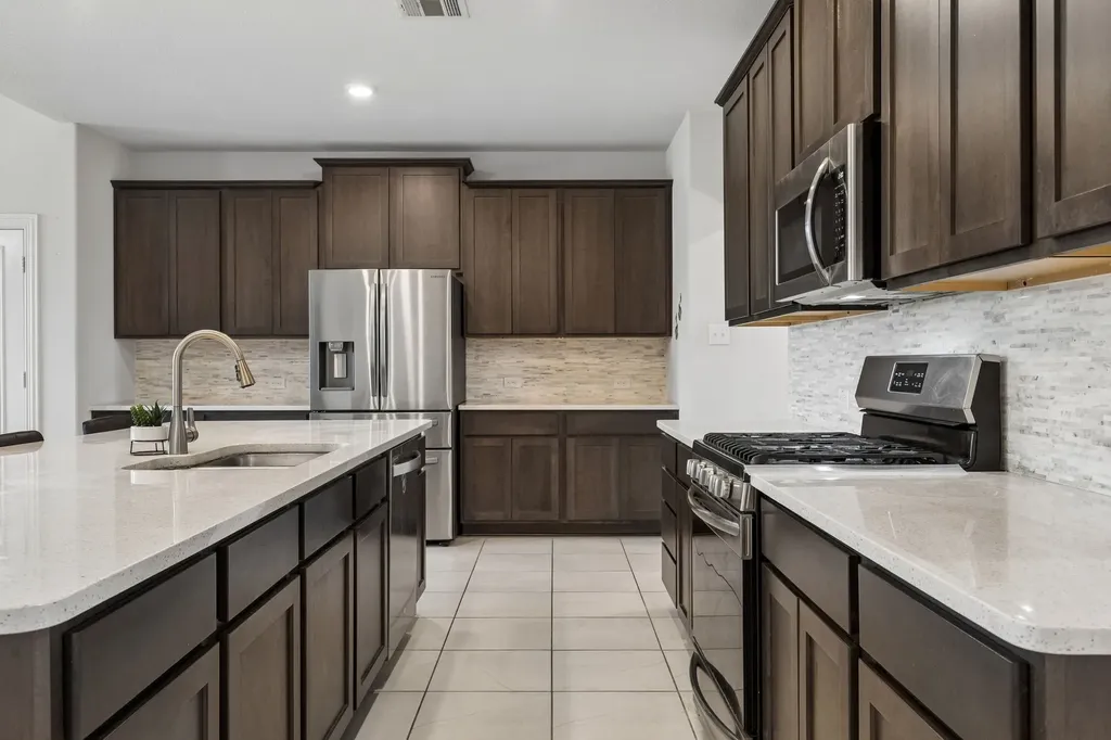 2900 Half Moon Road Aubrey TX 76227