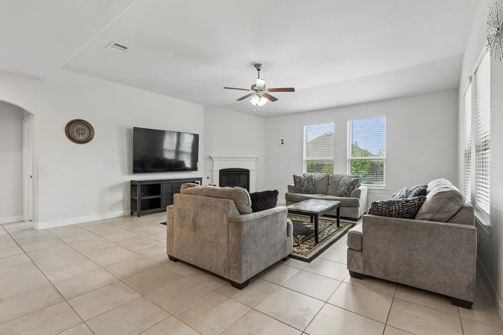 2900 Half Moon Road Aubrey TX 76227