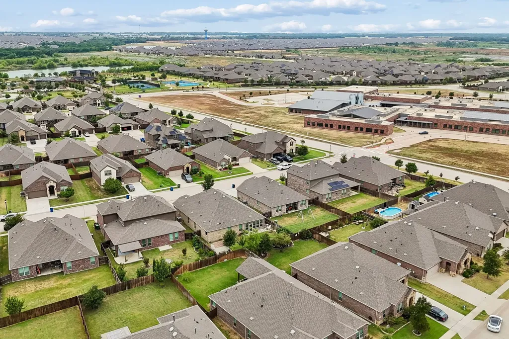 2900 Half Moon Road Aubrey TX 76227