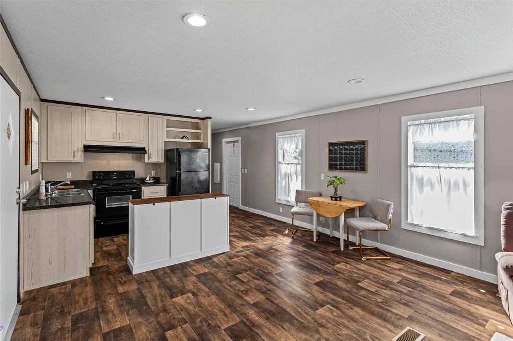 3616 Pecan Grove Court Granbury TX 76048