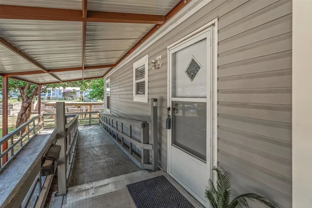 3616 Pecan Grove Court Granbury TX 76048
