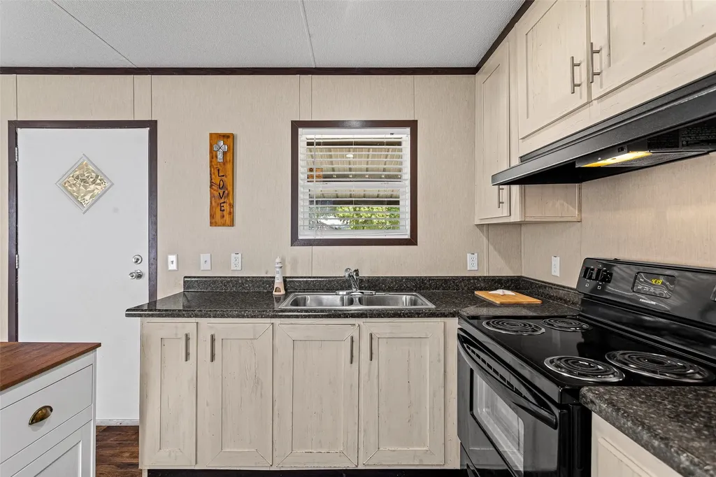 3616 Pecan Grove Court Granbury TX 76048