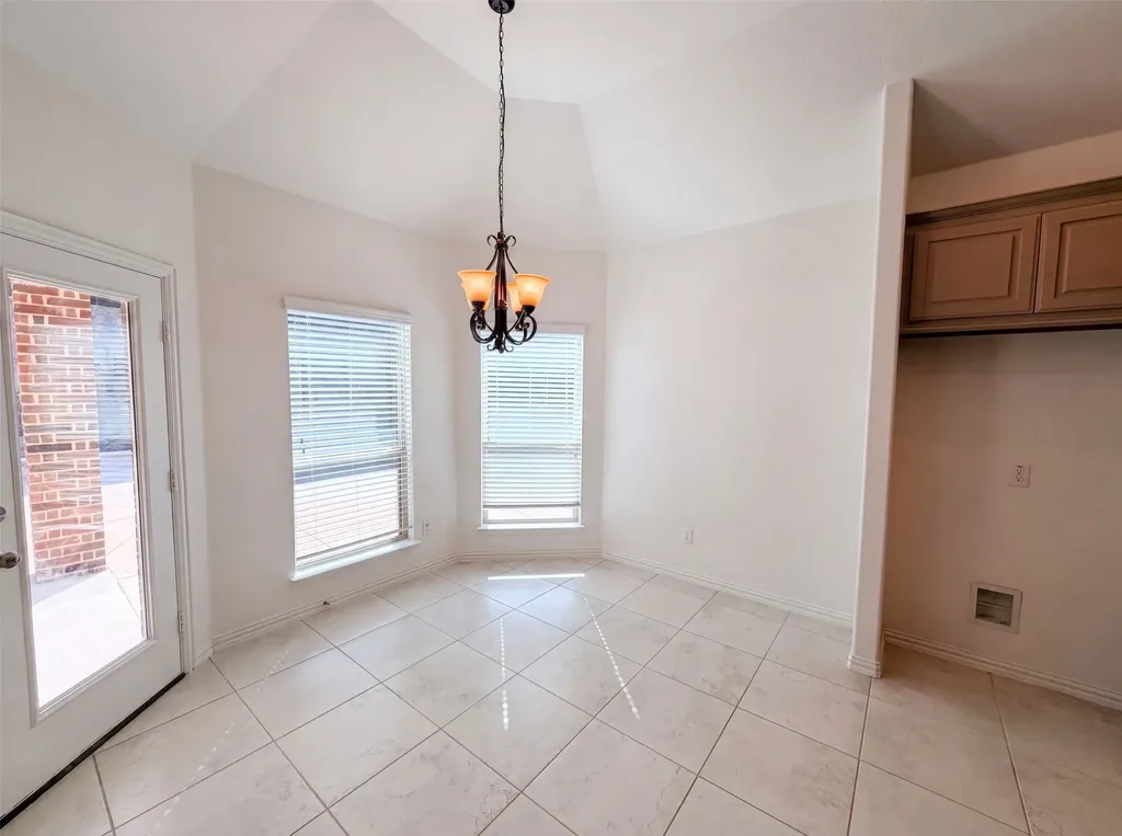 4305 Curlew Lane Garland TX 75043