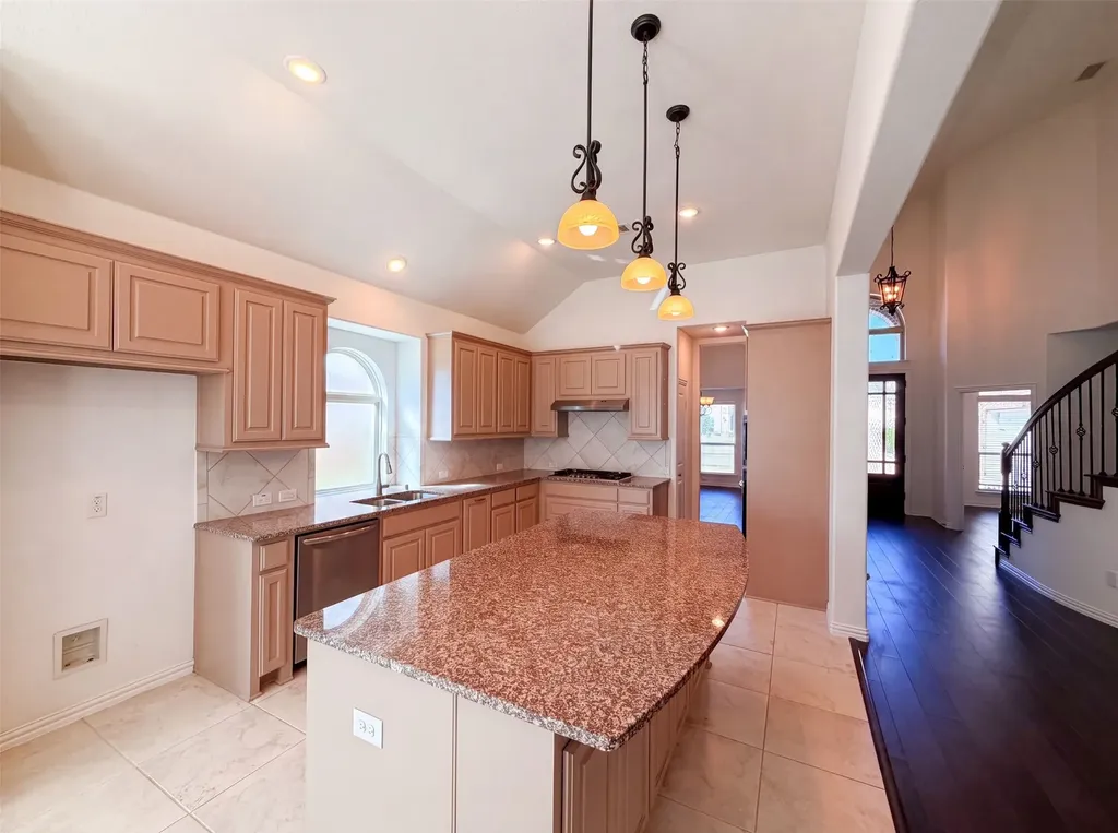 4305 Curlew Lane Garland TX 75043