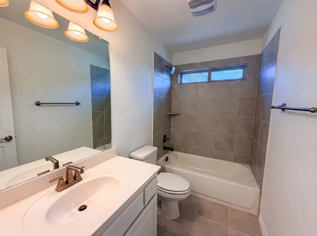 4305 Curlew Lane Garland TX 75043