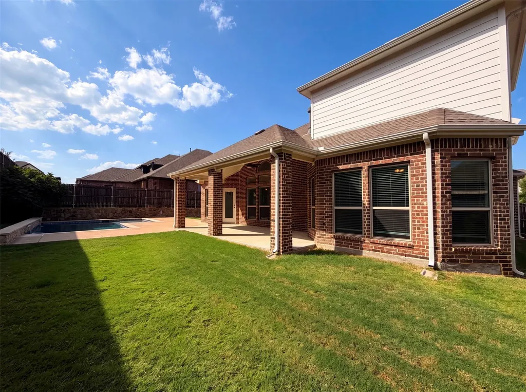 4305 Curlew Lane Garland TX 75043