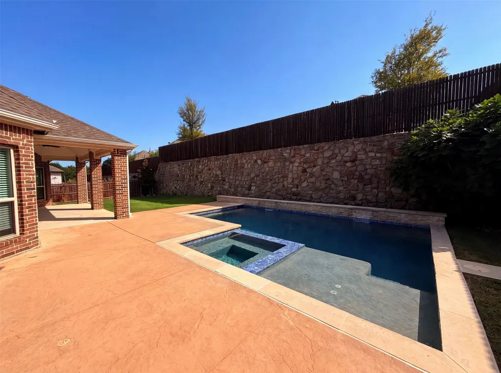 4305 Curlew Lane Garland TX 75043