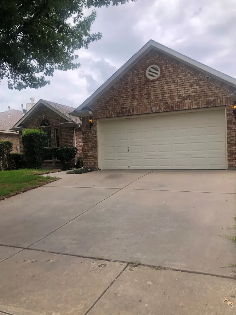 204 Bayfield Drive Mansfield TX 76063