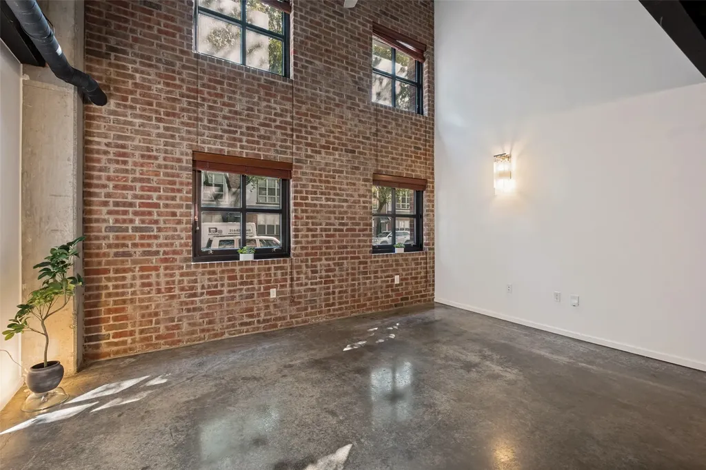 3110 Thomas Avenue Dallas TX 75204