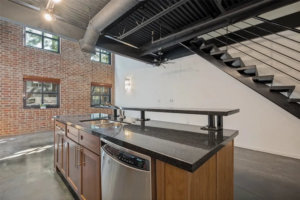 3110 Thomas Avenue Dallas TX 75204