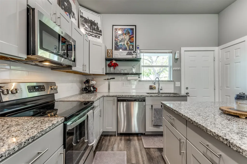1425 Evans Avenue Fort Worth TX 76104
