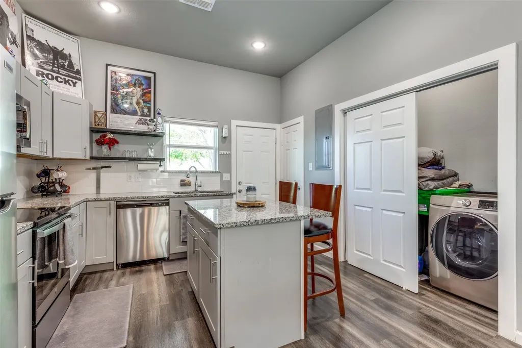 1425 Evans Avenue Fort Worth TX 76104