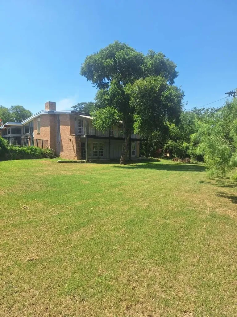 2415 Skyline Drive Irving TX 75038