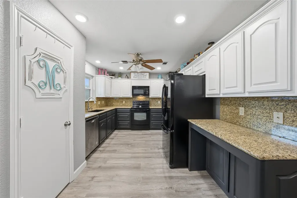111 Havenwood Drive Enchanted Oaks TX 75156
