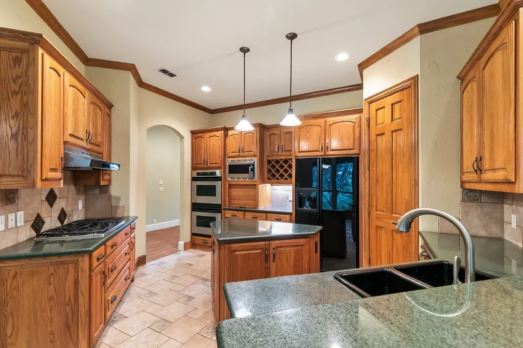 1219 Winding Brook Drive Garland TX 75044