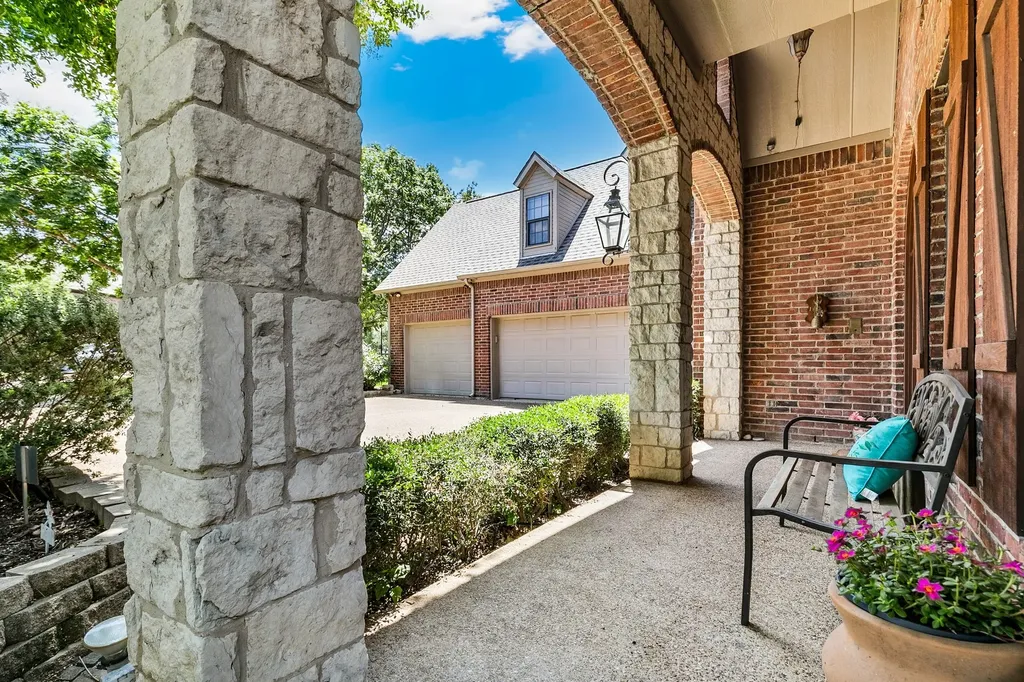 1219 Winding Brook Drive Garland TX 75044