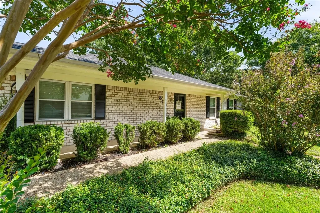 800 Oxford Corsicana TX 75110