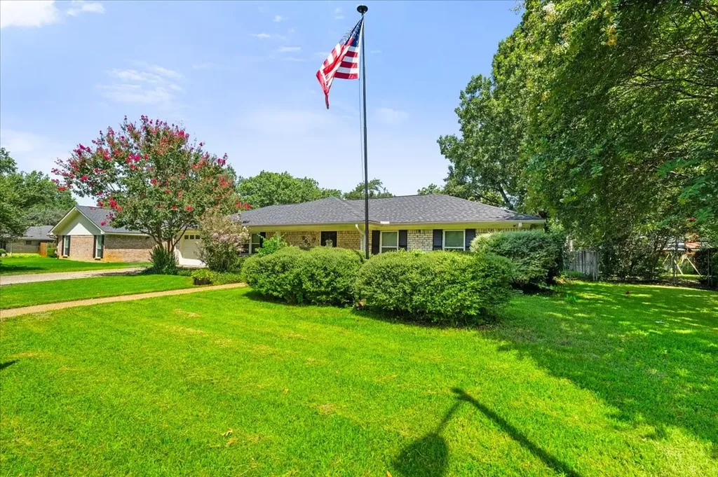 800 Oxford Corsicana TX 75110