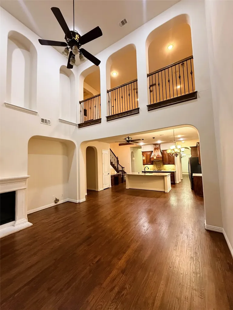 2215 Longview Road Irving TX 75063
