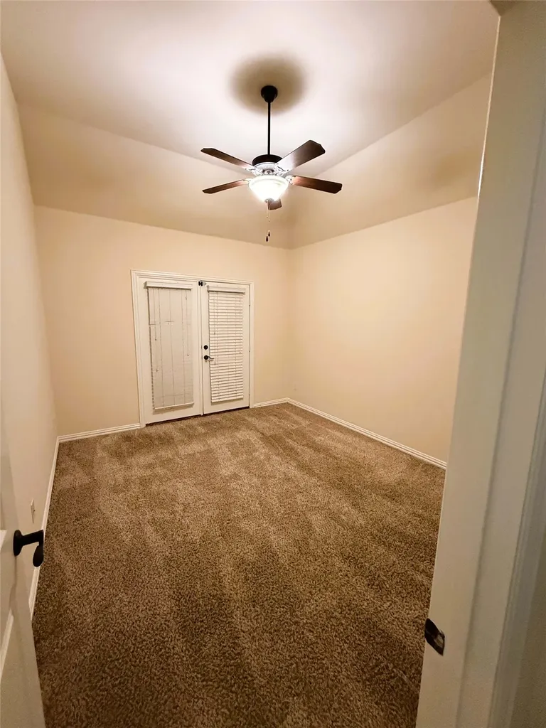 2215 Longview Road Irving TX 75063
