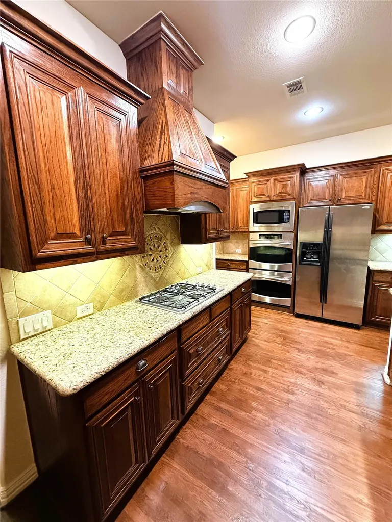 2215 Longview Road Irving TX 75063
