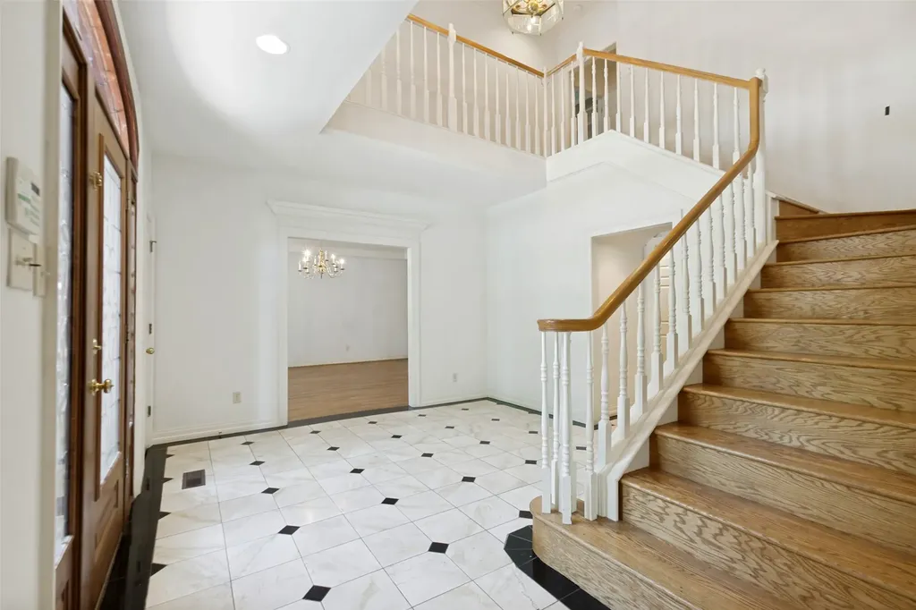 6214 Northwood Road Dallas TX 75225