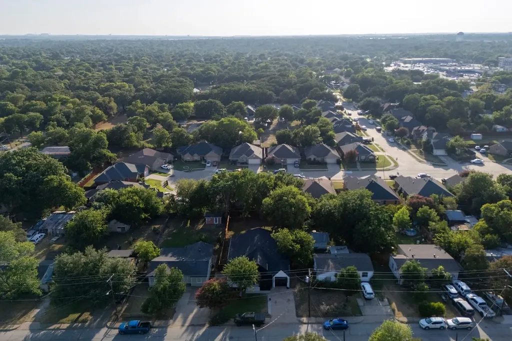 707 Hilltop Drive Irving TX 75060