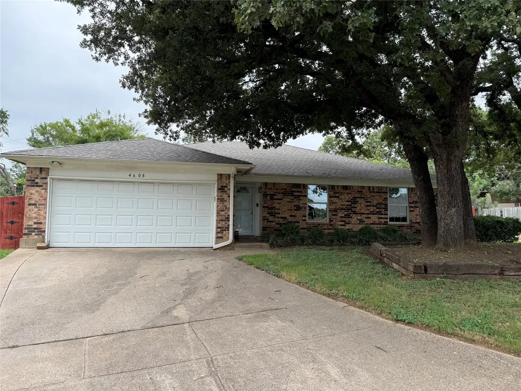 4608 Elm Tree Court Arlington TX 76017