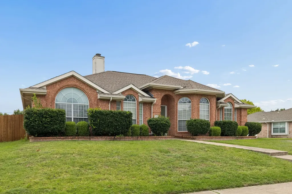 300 Thomas Drive Murphy TX 75094