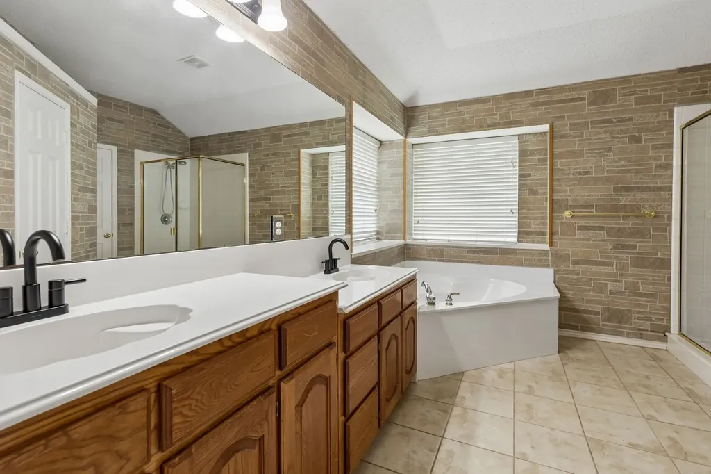 300 Thomas Drive Murphy TX 75094