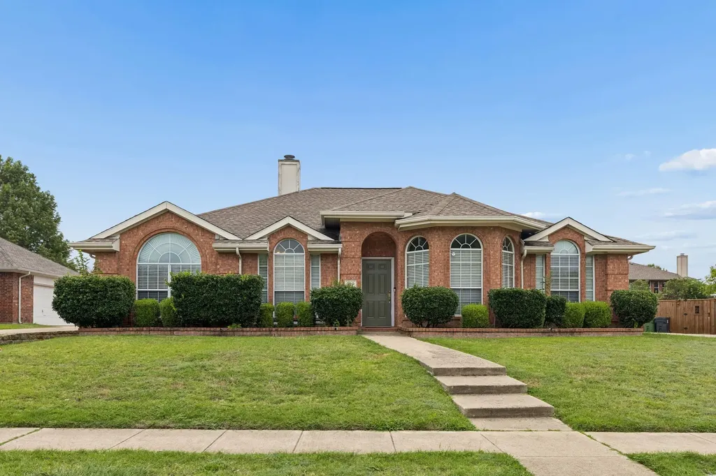 300 Thomas Drive Murphy TX 75094