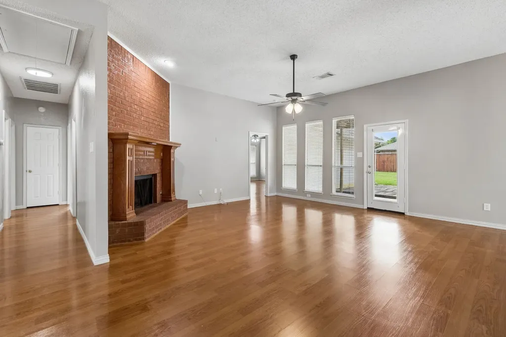 300 Thomas Drive Murphy TX 75094