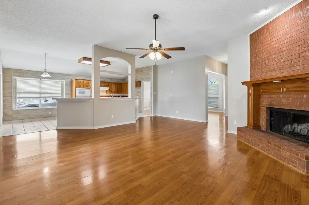 300 Thomas Drive Murphy TX 75094